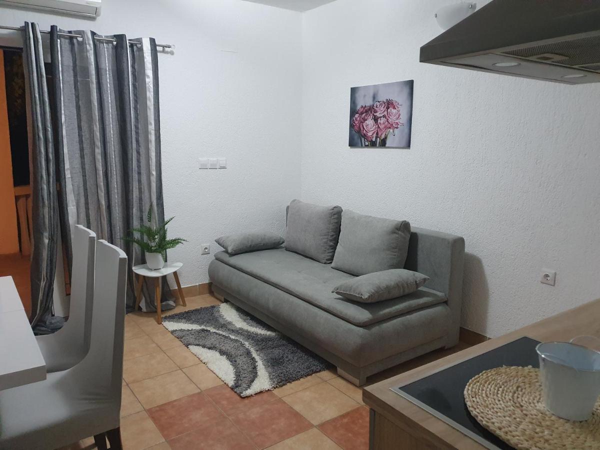 שיבניק Apartman Mare מראה חיצוני תמונה