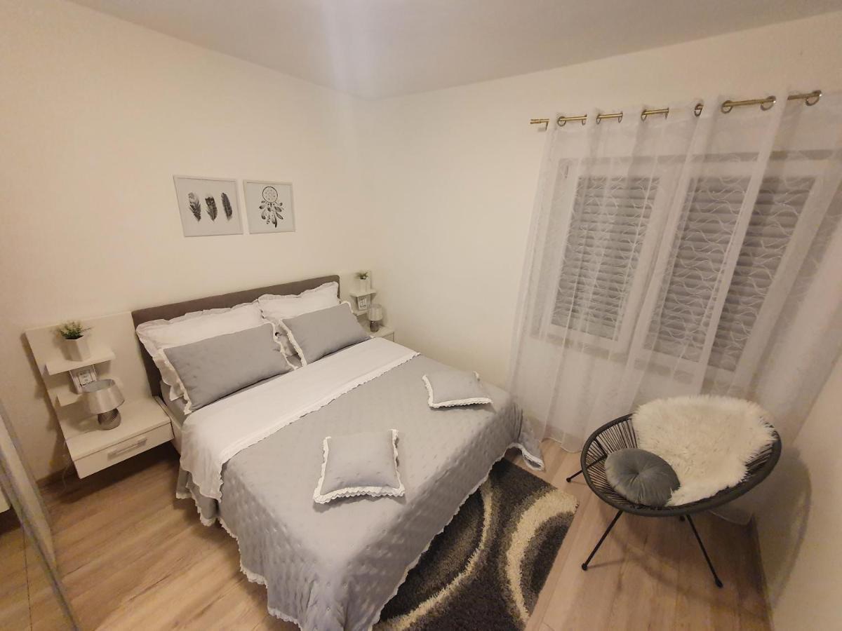 שיבניק Apartman Mare מראה חיצוני תמונה